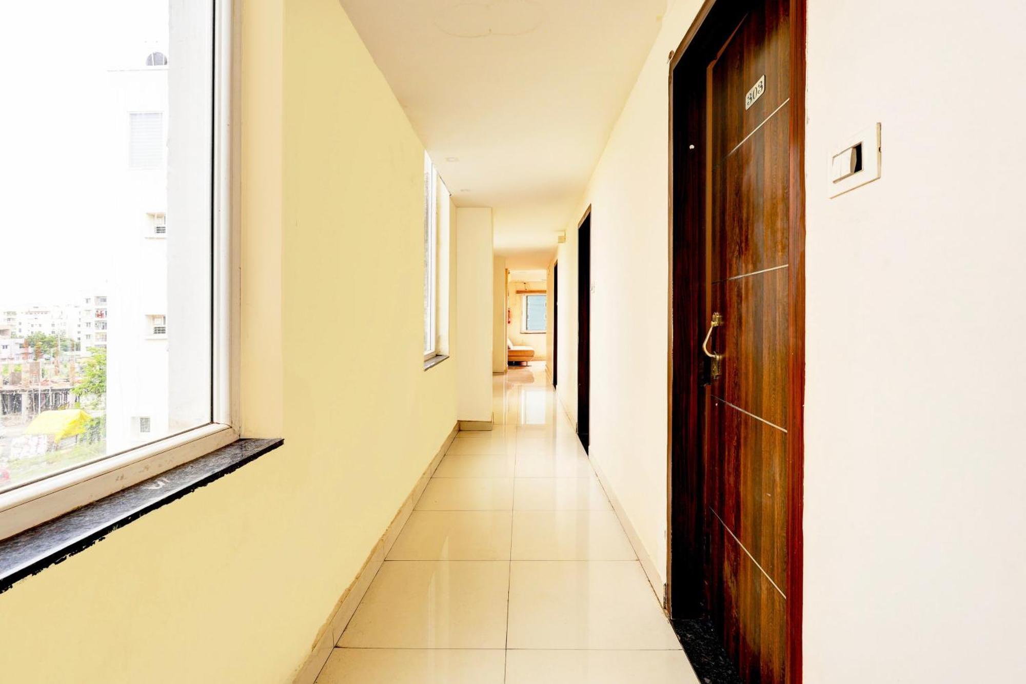 Super Hotel O Mahanadu Formerly Akshaya Bheemas Vijayawada Exterior photo